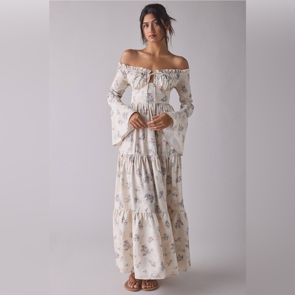 *SOLD* Urban Outfitters Kiss The Sky Bell Sleeve Dress